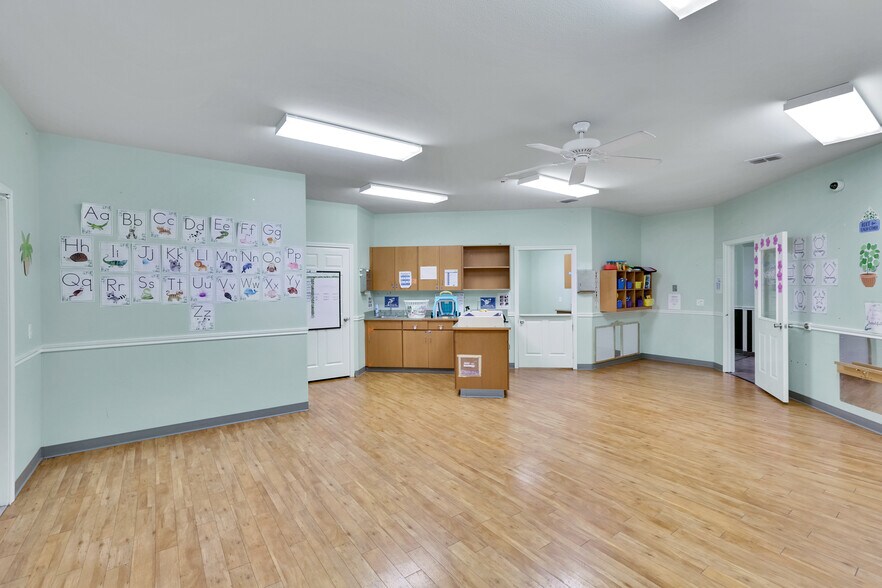 More Photos Of 4601 Huffines Blvd, Fort Worth Daycare Center For Lease