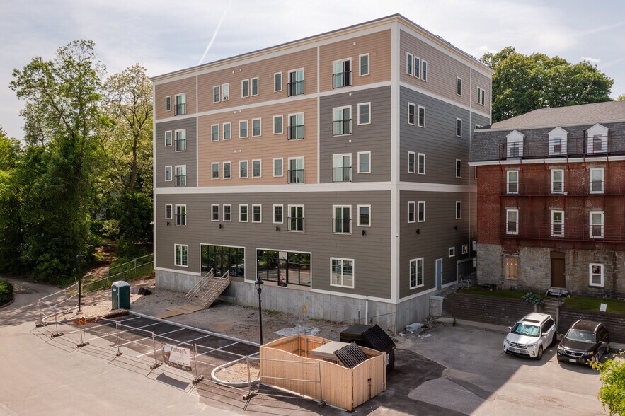 More Photos Of 186 Main Street, Auburn Apartments For Lease