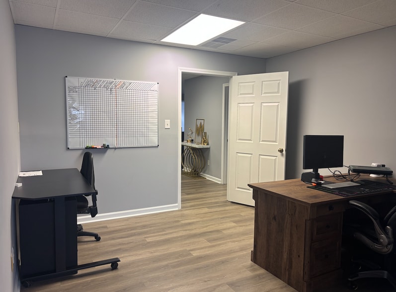 More Photos Of 508 Arbor Hill Rd, Kernersville Office For Lease