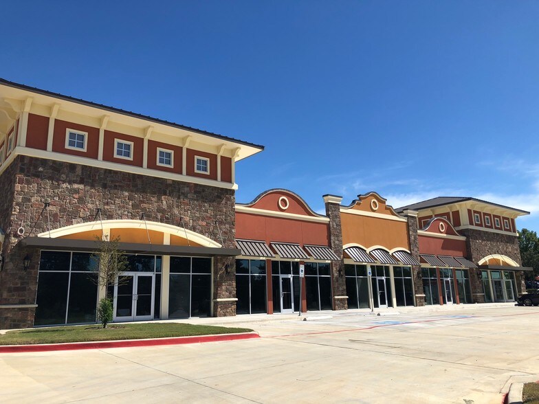 More Photos Of 900 N Industrial Blvd, Euless Storefront Retail Office For Lease