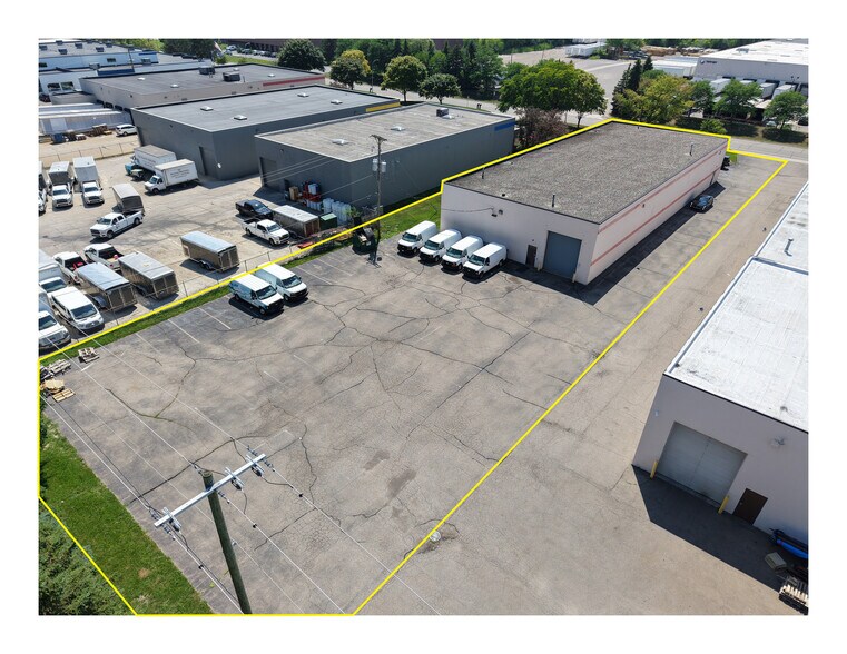 More Photos Of 725 Manufacturers Dr, Westland Warehouse For Sale