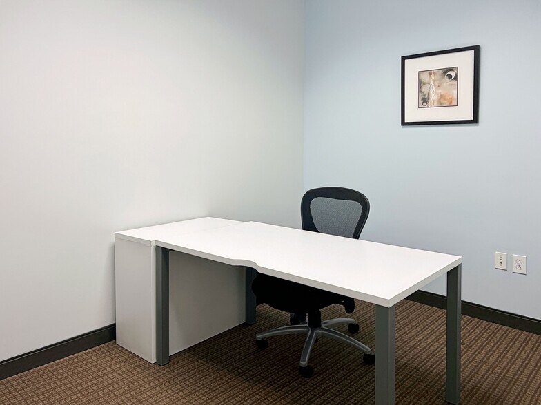 More Photos Of 10130 Perimeter Pky, Charlotte Coworking Space