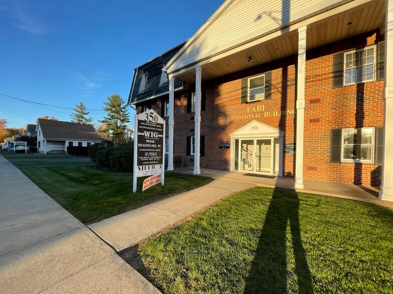 More Photos Of 344-350 Silas Deane Hwy, Wethersfield Medical For Lease