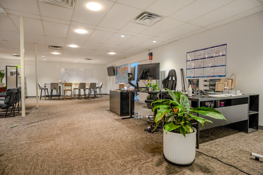 More Photos Of 35 Research Pky, Old Saybrook Light Manufacturing For Sale