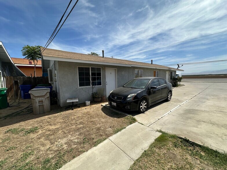 More Photos Of 12520 Main St, Lamont Apartments For Sale