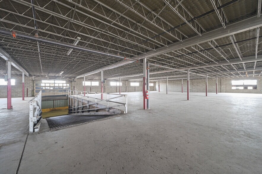 More Photos Of 1701 NW 5th St, Oklahoma City Warehouse For Sale