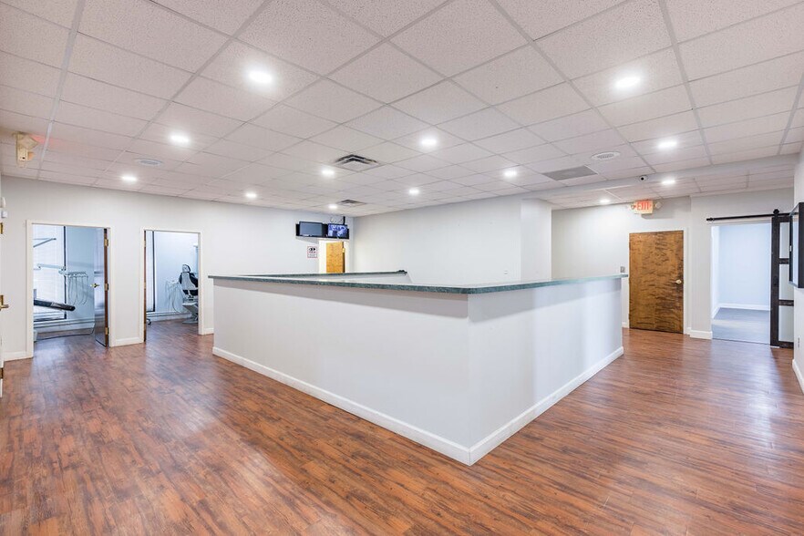 More Photos Of 361 N Marietta Pky NE, Marietta Medical For Lease