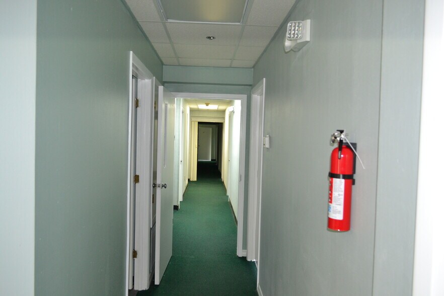 More Photos Of 1460 S McCall Rd, Englewood Medical For Sale
