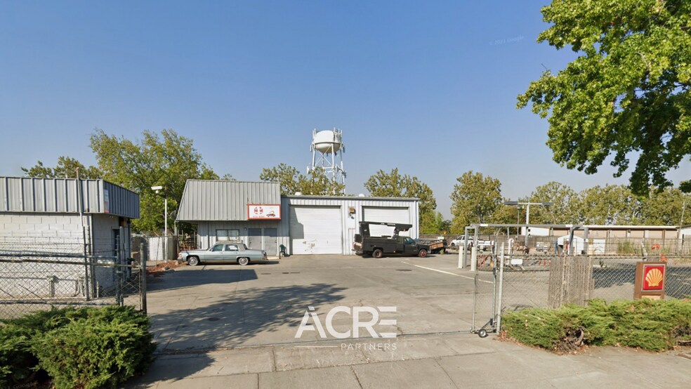 Primary Photo Of 8285 Brentwood Blvd, Brentwood Service Station For Lease