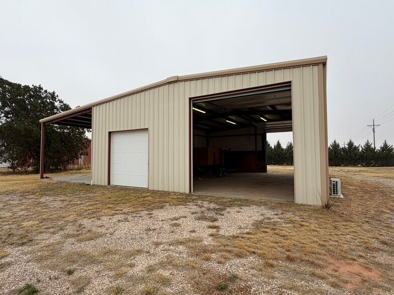 More Photos Of 2011 FM 1729, Lubbock Warehouse For Lease