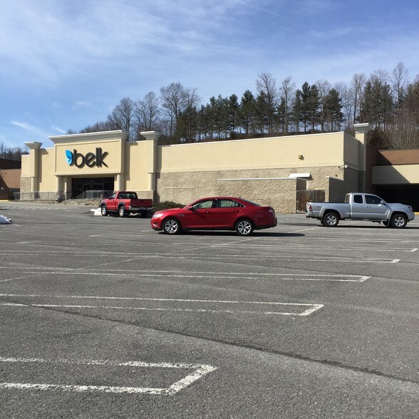 1 Claypool Hill Mall, Cedar Bluff, VA 24609 For Lease