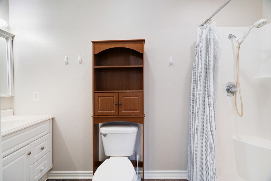 More Photos Of 6210 Lamar Rd, Reno Flex For Sale