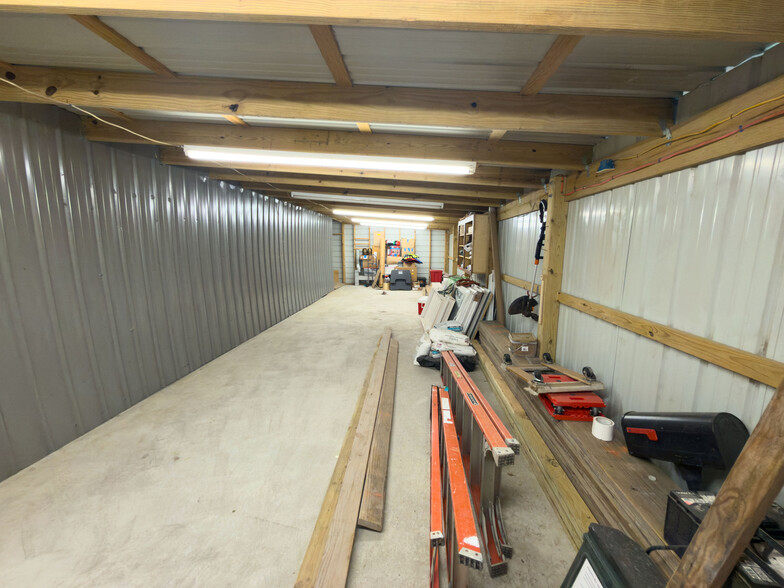 More Photos Of 2807 W Gadsden St, Pensacola Industrial For Sale