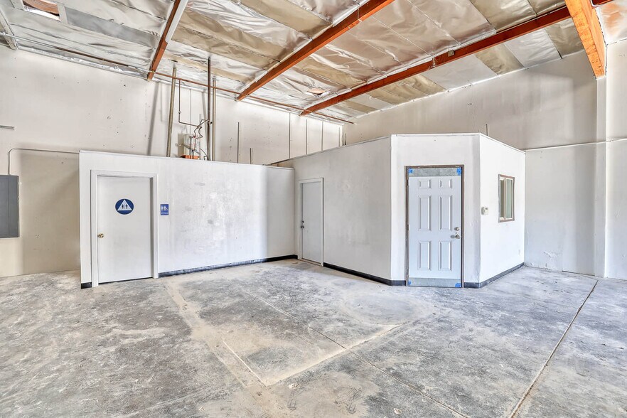 More Photos Of 5102-5108 Azusa Canyon Rd, Irwindale Unknown For Lease