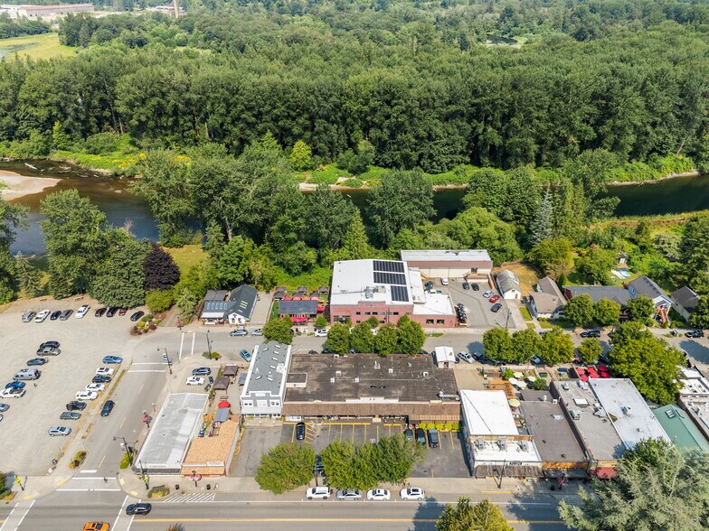 More Photos Of 8030 Railroad Ave SE, Snoqualmie Supermarket For Sale