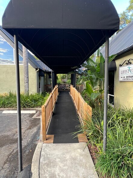 More Photos Of 2139 NE 2nd St, Ocala Medical For Sale