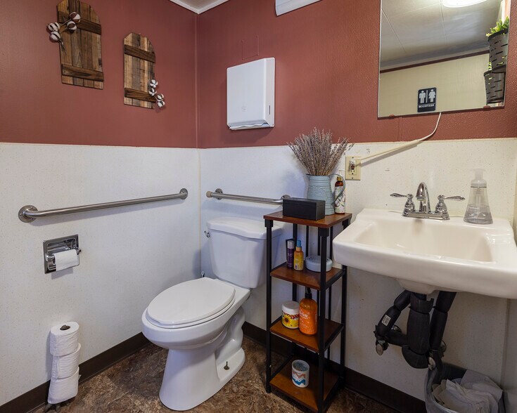 More Photos Of 509 S 4th Ave, Brighton Office For Sale