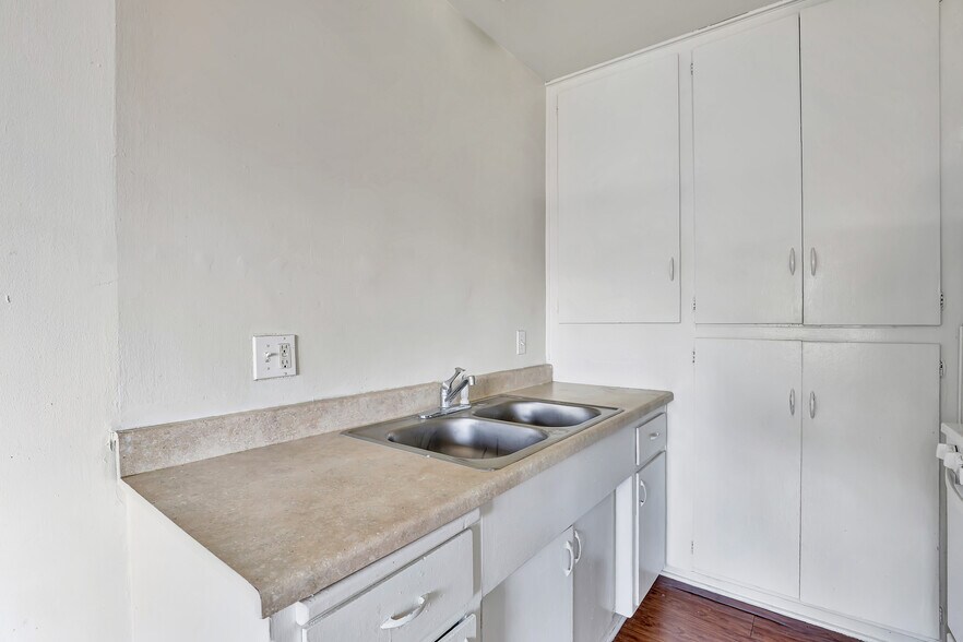 More Photos Of 4412 E Lockwood Ave, Los Angeles Apartments For Sale