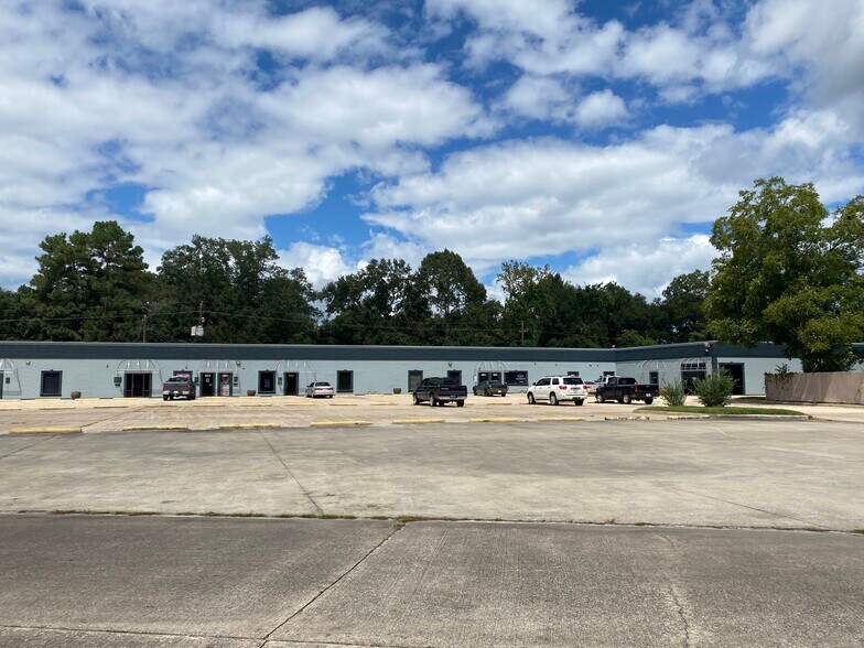 More Photos Of 5550 Eastex Fwy, Beaumont Unknown For Lease