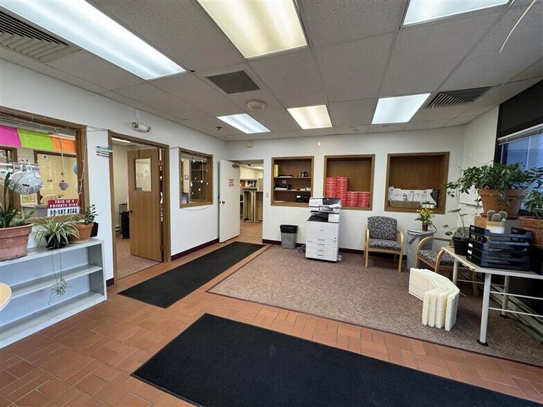 More Photos Of 2310 W Lexington Ave, Elkhart Office For Sale