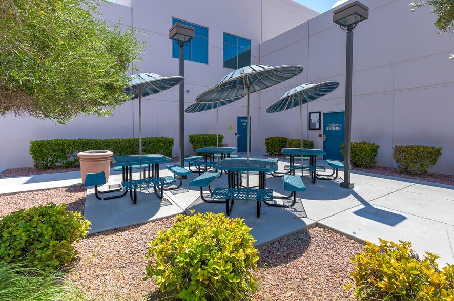 More Photos Of 10750 W Charleston Blvd, Las Vegas Office For Lease