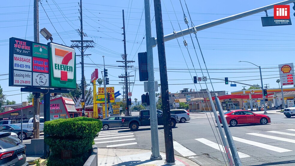 More Photos Of 6004 Laurel Canyon Blvd, North Hollywood Storefront For Lease