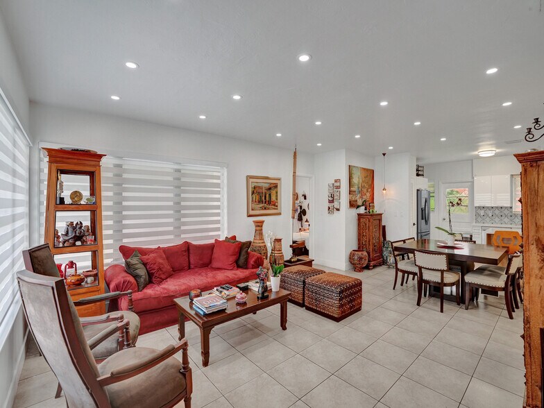 More Photos Of 281 NE 112th St, Miami Light Distribution For Sale