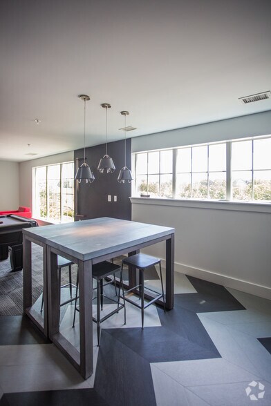 More Photos Of Mooreview Pky @ Loudoun County Pky, Ashburn Unknown For Lease