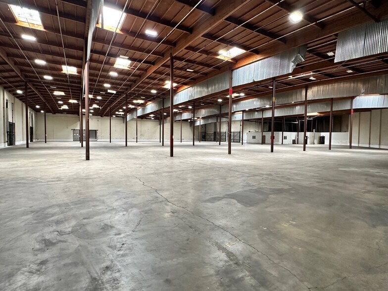 More Photos Of 4270-4310 S Maywood Ave, Vernon Warehouse For Lease