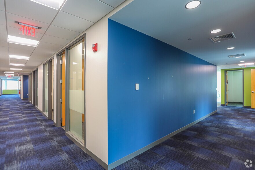 More Photos Of 132 Turnpike Rd, Southborough Office For Lease