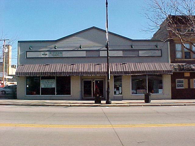 More Photos Of 230 S Main St, Jefferson Freestanding For Lease