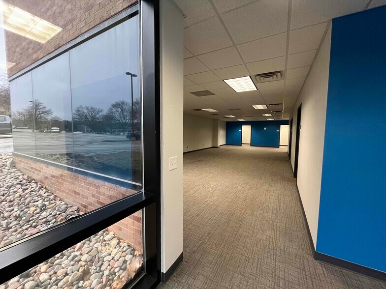 More Photos Of 1010 N 96th St, Omaha Office For Sale