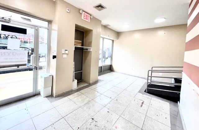 More Photos Of 175 7th Ave, Brooklyn Storefront Retail Residential For Lease