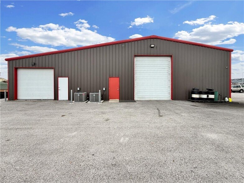 More Photos Of 428 Anchor St, Corpus Christi Industrial For Lease