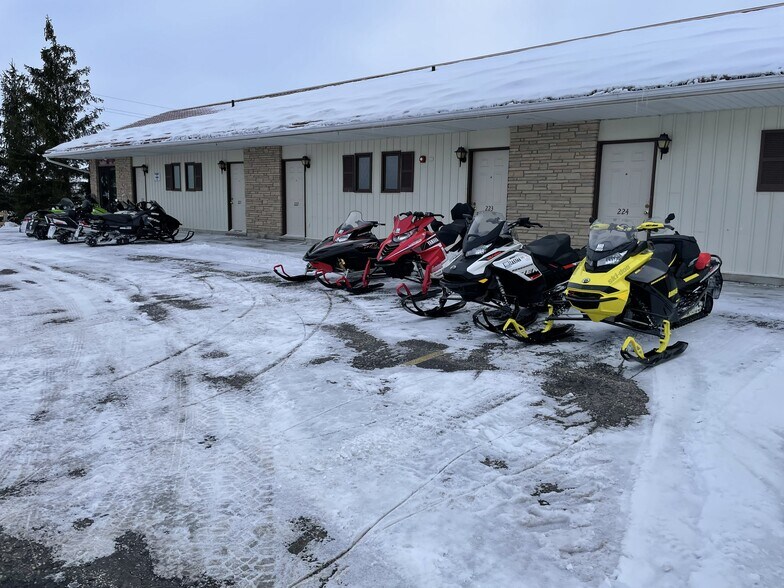 More Photos Of 8500 Road 164, Listowel Hotel For Sale