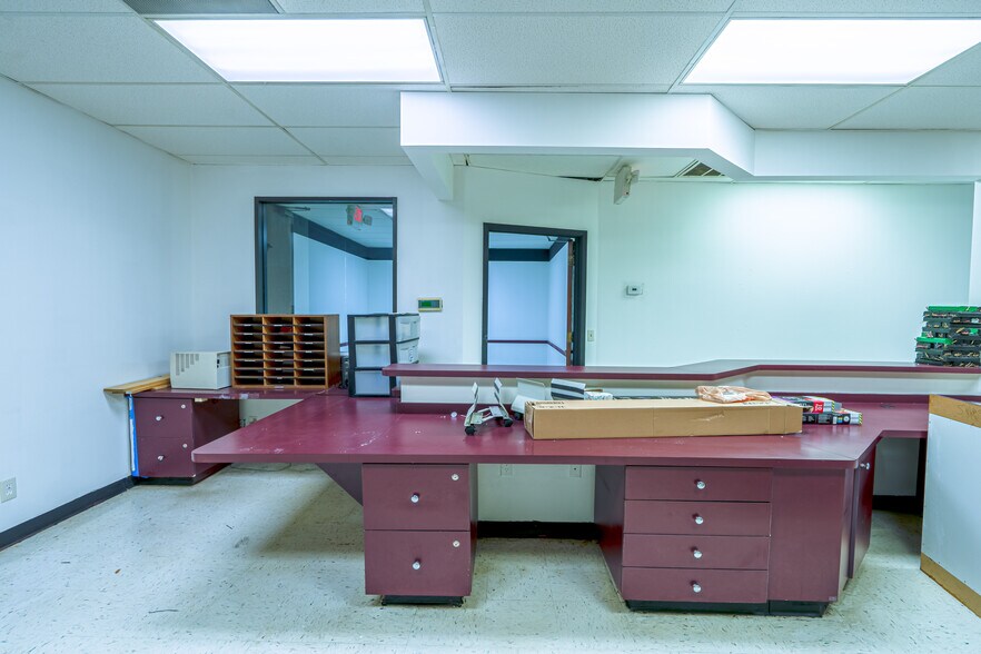 More Photos Of 2424 Hamilton St, Houston Medical For Lease