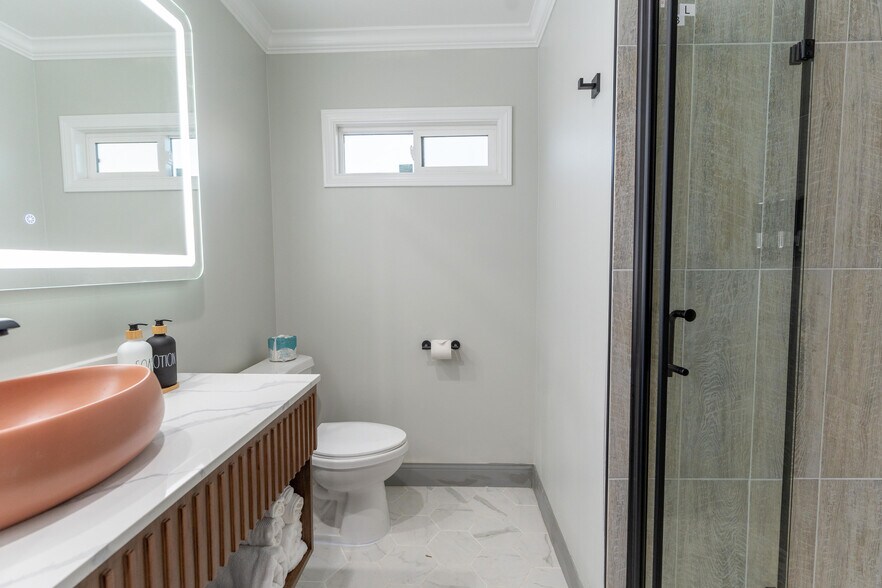 More Photos Of 1107 N Broadway, Santa Maria Hotel For Sale