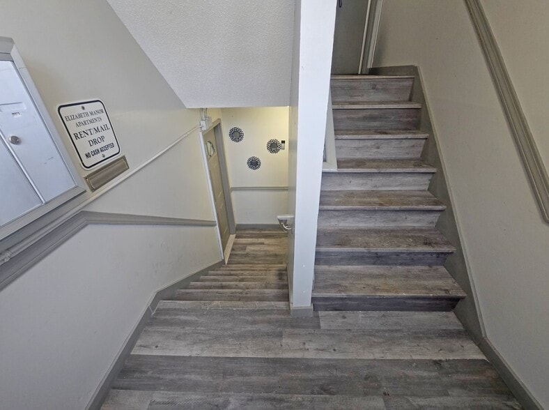 More Photos Of 238 Maple St, Agawam Apartments For Sale