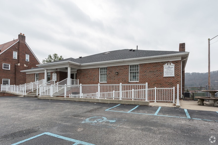 More Photos Of 2110 Kanawha Blvd E, Charleston Office For Lease