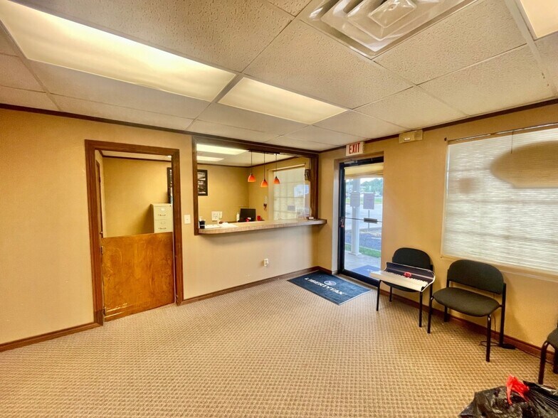 Primary Photo Of 408 E Loop 281, Longview Office For Lease