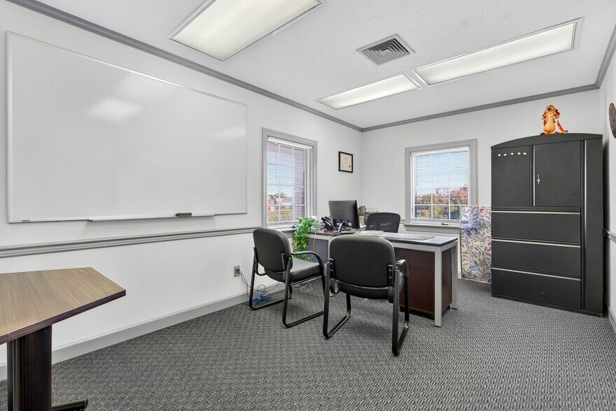 More Photos Of 650 Millwood Ave, Winchester Office For Lease