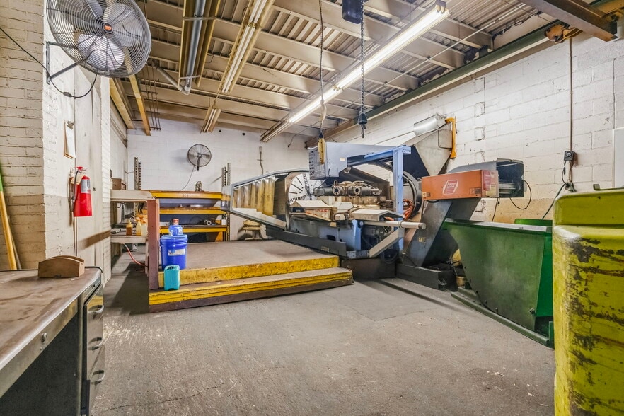 More Photos Of 1609-1625 Massillon Rd, Akron Warehouse For Sale