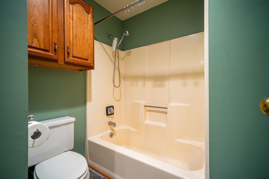 More Photos Of 2990 Bethel Rd, Columbus Funeral Home For Sale