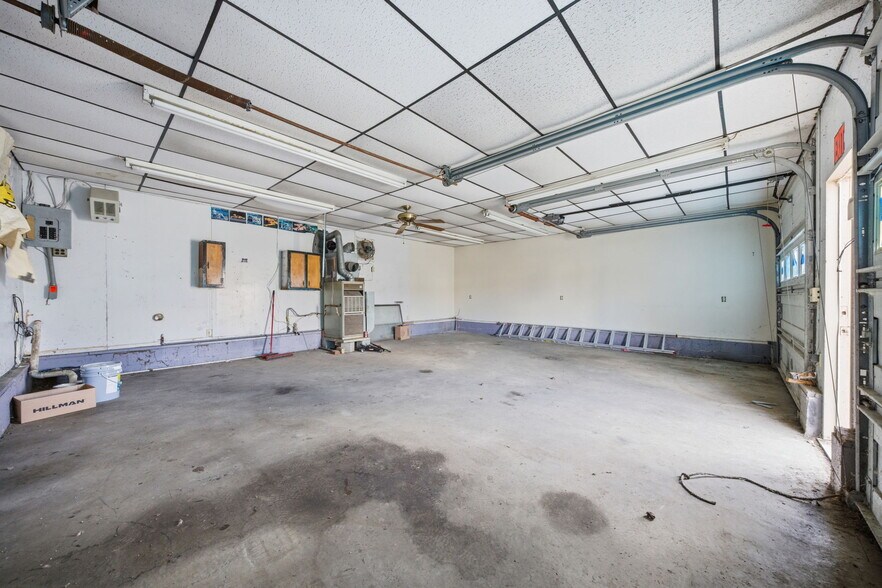 More Photos Of 400 5th Ave, New Brighton Auto Repair For Sale