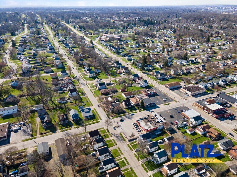 More Photos Of 311 Maplewood Ave, Struthers Storefront For Sale