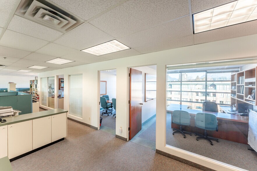 More Photos Of 1460-1488 Main St, North Vancouver District Medical For Sale