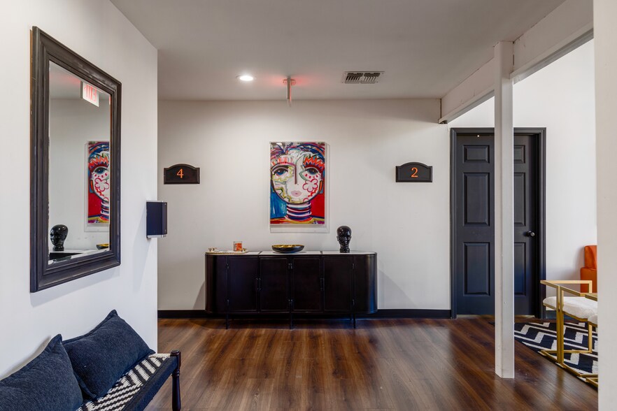 More Photos Of 1722-1730 J St, Sacramento Office For Sale