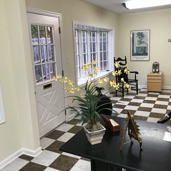 More Photos Of 1707 Concord Pike, Wilmington Storefront Retail Office For Lease