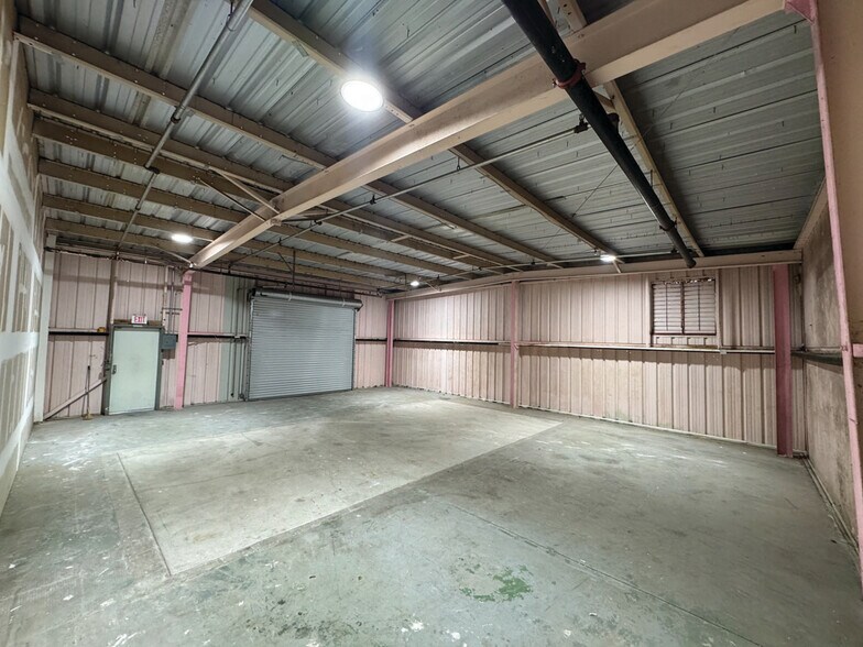 More Photos Of 11120 S Cleveland Ave, Fort Myers Freestanding For Lease