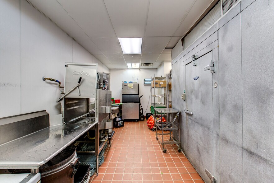 More Photos Of 100 Bennett Ave, Bennett Freestanding For Sale